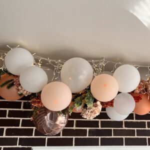 Ballon & floral garland